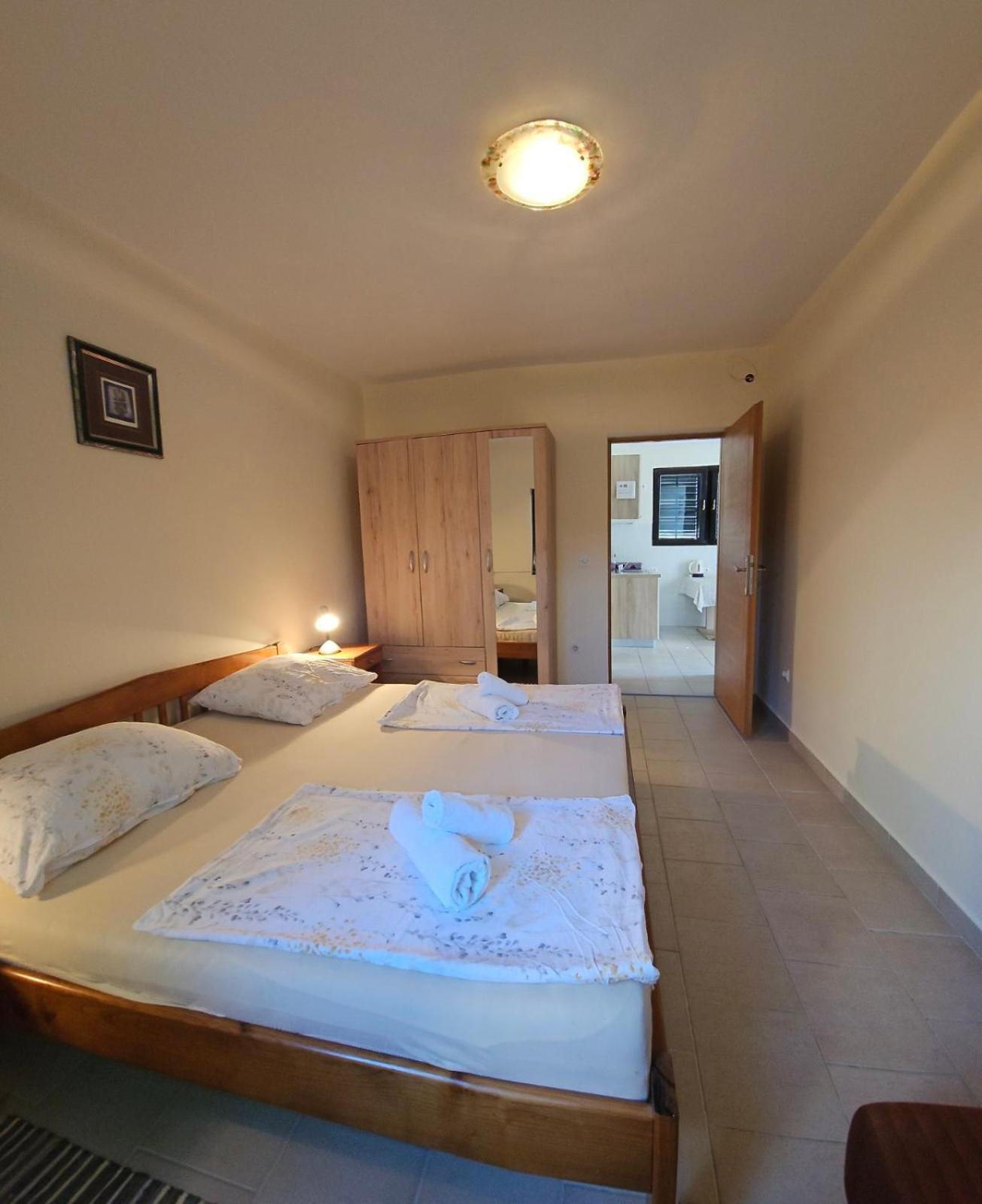 Apartment Lavanda Starigrad Paklenica Exterior photo